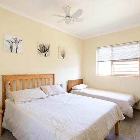 Albatross Beach Guest House Джеффріс-Бей Екстер'єр фото