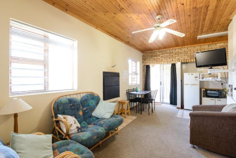 Albatross Beach Guest House Джеффріс-Бей Екстер'єр фото