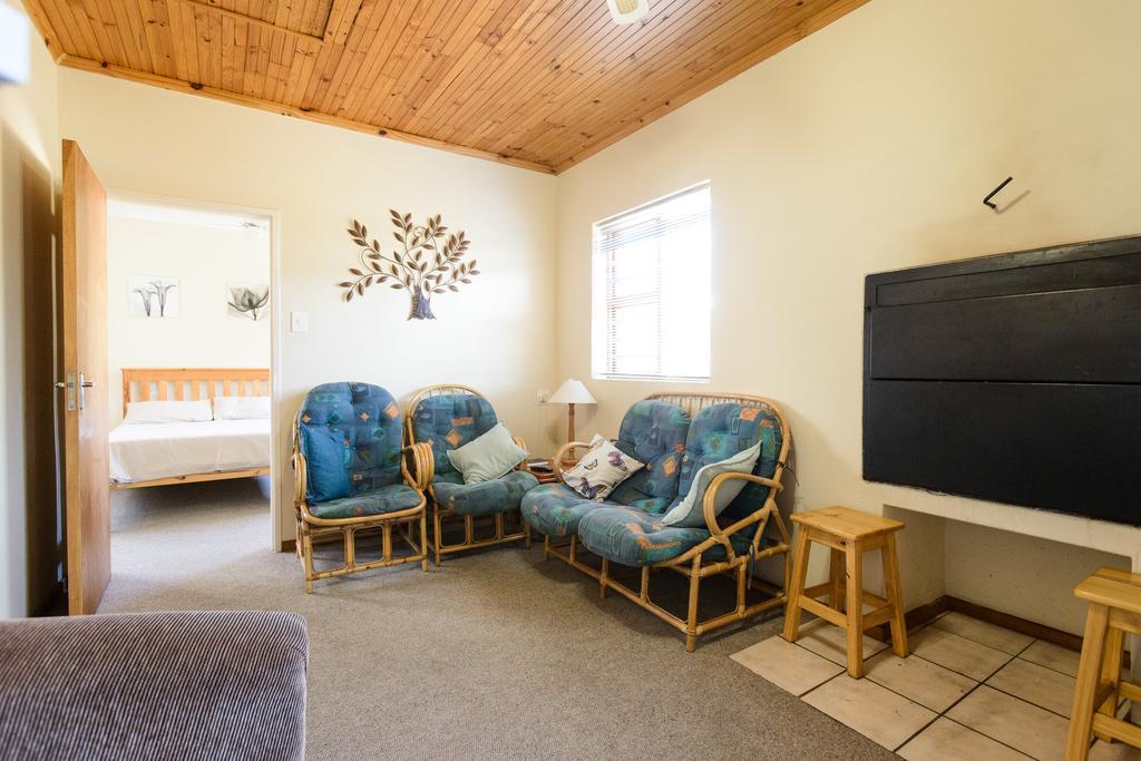 Albatross Beach Guest House Джеффріс-Бей Екстер'єр фото